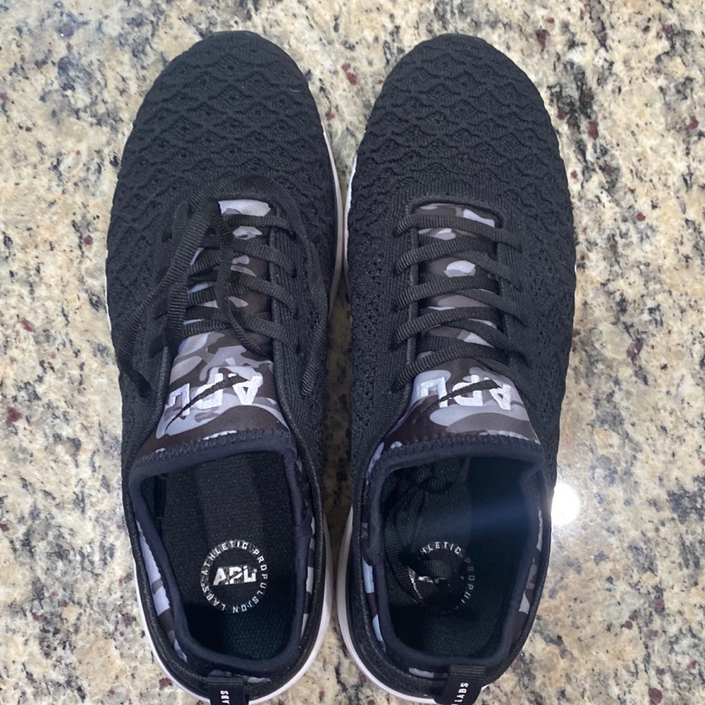 Black APL Techloom Phantom Women’s size 10.5. New without tags and no box.